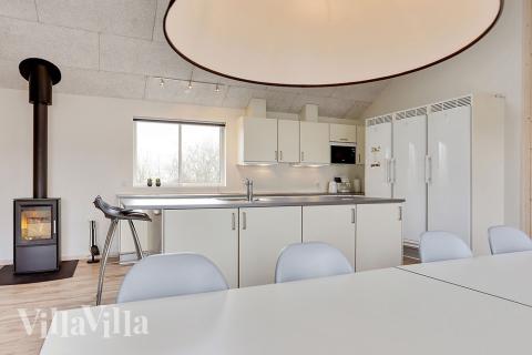 Køkkenet i luksushus nr. 340 er godt indrettet.