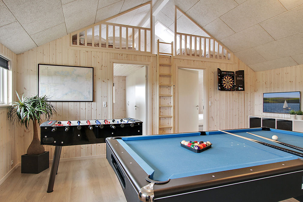 Ud over de mange timer, man kan bruge i husets pool-afdeling, så byder luksushus 341 også på billard/bordtennis og dart