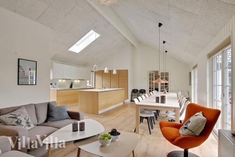 Opholdsrum med plads til 24 i luksushus nr. 342.