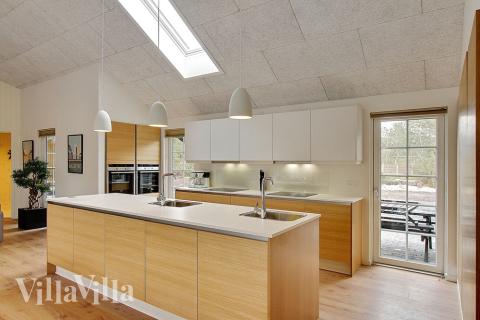 Køkkenet i luksushus nr. 342 er udstyrret, så I let kan lave mad til 24 personer.