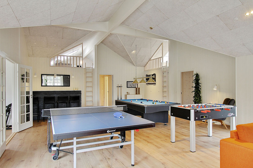 Ud over de mange timer, man kan bruge i husets pool-afdeling, så byder luksushus 342 også på billard/bordtennis og dart