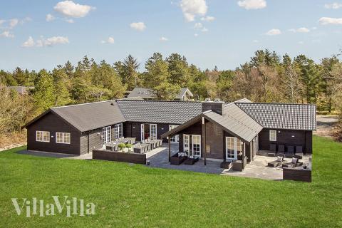 Spændende stort luksushus nær Blåvands butikker og fantastiske strand.