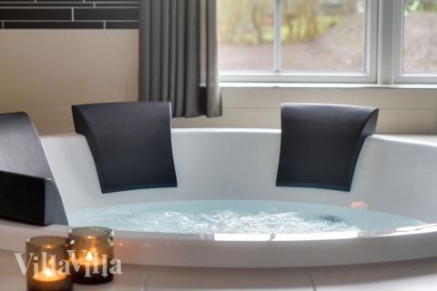 Luksushus nr. 342 byder bl.a. på et dejligt spabad