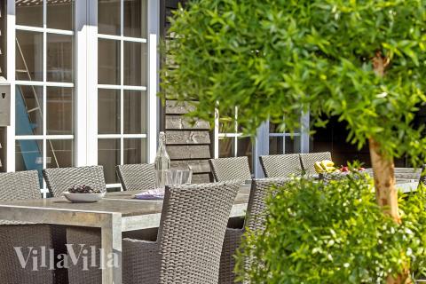 Nyd en grillaften på terrassen i luksushus nr. 342 i Vestjylland