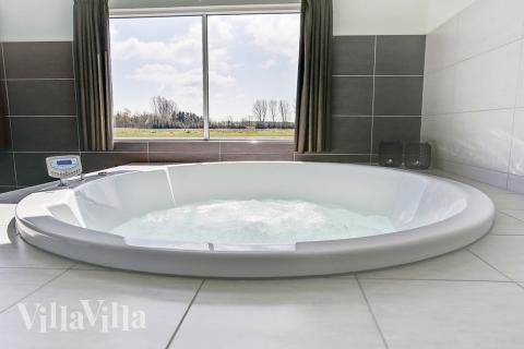 Nyd varmen i spaen i luksushus nr. 343 i Lolland/Falster/Møn