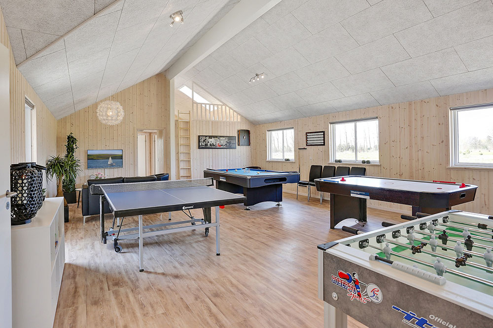 Ud over de mange timer, man kan bruge i husets pool-afdeling, så byder luksushus 343 også på billard/bordtennis og dart
