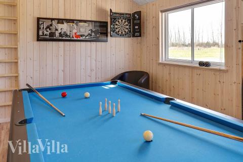 Aktivitetsrum i luksushus nr. 343 med 8 soveværelser og plads til 20 personer.