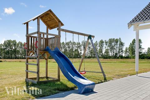 Ud over de mange timer, man kan bruge i husets pool-afdeling, så byder luksushus 343 også på mange udendørs aktiviteter