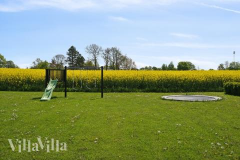 Ud over de mange timer, man kan bruge i husets pool-afdeling, så byder luksushus 345 også på mange udendørs aktiviteter