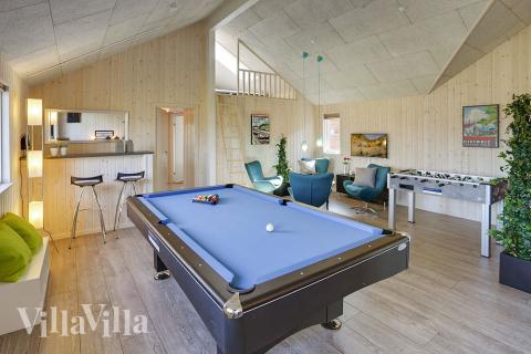 Ud over de mange timer, man kan bruge i husets pool-afdeling, så byder luksushus 344 også på billard/bordtennis og dart