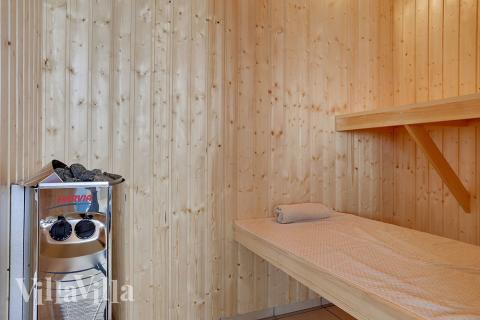 Nyd varmen i saunaen i luksushus nr. 344 til 16 personer