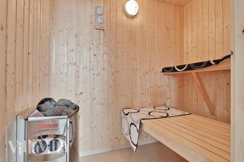 Nyd varmen i saunaen i luksushus nr. 347 til 18 personer