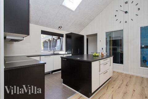 Køkkenet i luksushus nr. 347 er udstyrret, så I let kan lave mad til 18 personer.