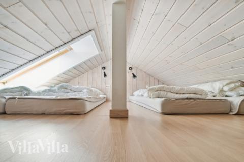 Nogle af de 14 sovepladser findes på hemsen i luksushus nr. 352