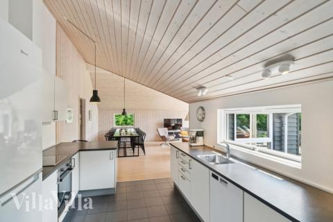 Køkkenet i luksushus nr. 352 er godt indrettet.