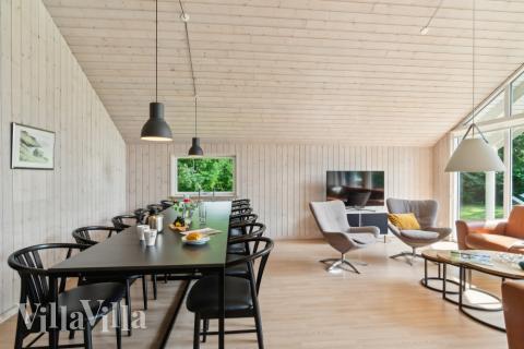 Opholdsrum med plads til 14 i luksushus nr. 352.