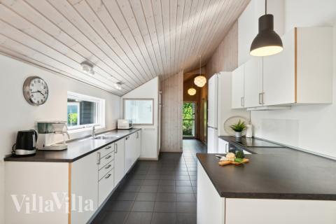 Køkkenet i luksushus nr. 352 er udstyrret, så I let kan lave mad til 14 personer.