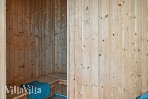 Nyd varmen i saunaen i luksushus nr. 352 til 14 personer