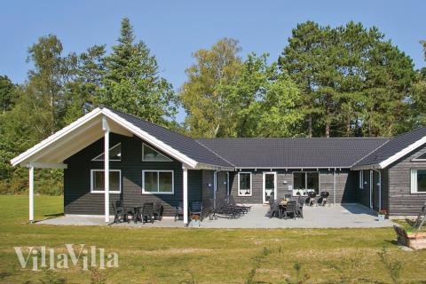 Dette skønne poolhus nr. 351 med plads til 22 personer ligger i Nordsjælland