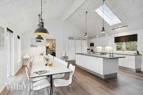 Det store lyse opholdrum i luksushus nr. 351 til 22.