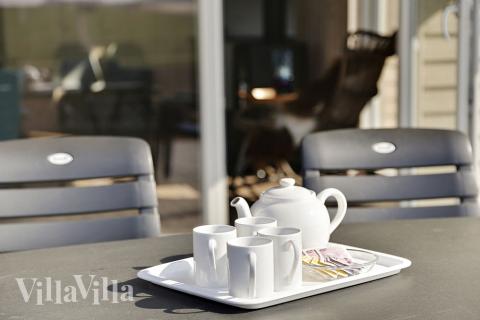 Nyd en grillaften på terrassen i luksushus nr. 349 i Lolland/Falster/Møn