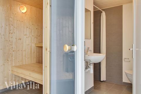 Nyd varmen i saunaen i luksushus nr. 355 til 18 personer