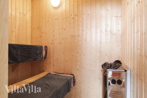 Nyd varmen i saunaen i luksushus nr. 358 til 18 personer