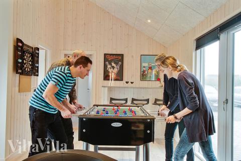 Luksushus 357 til 18 personer byder på et stort aktivitetsrum med bl.a. billard og dart