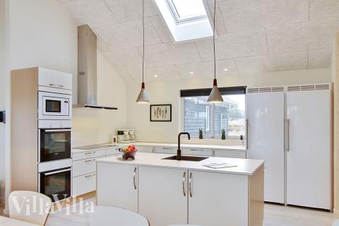 Køkkenet i luksushus nr. 357 er udstyrret, så I let kan lave mad til 18 personer.