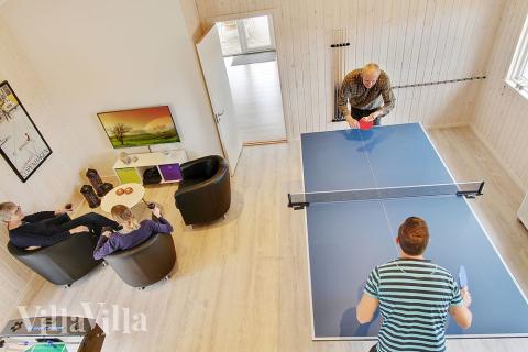 Aktivitetsrum i luksushus nr. 357 med 7 soveværelser og plads til 18 personer.