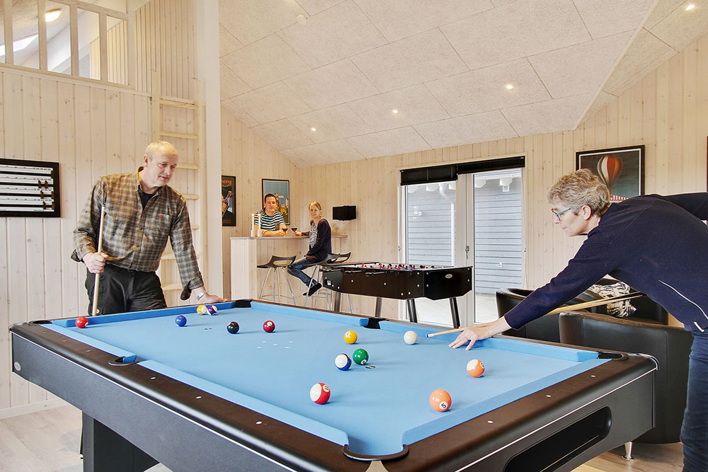 Ud over de mange timer, man kan bruge i husets pool-afdeling, så byder luksushus 357 også på billard/bordtennis og dart