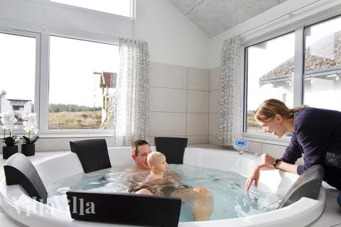 Nyd varmen i spaen i luksushus nr. 357 i Vestjylland