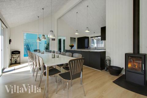 Opholdsrum med plads til 18 i luksushus nr. 361.