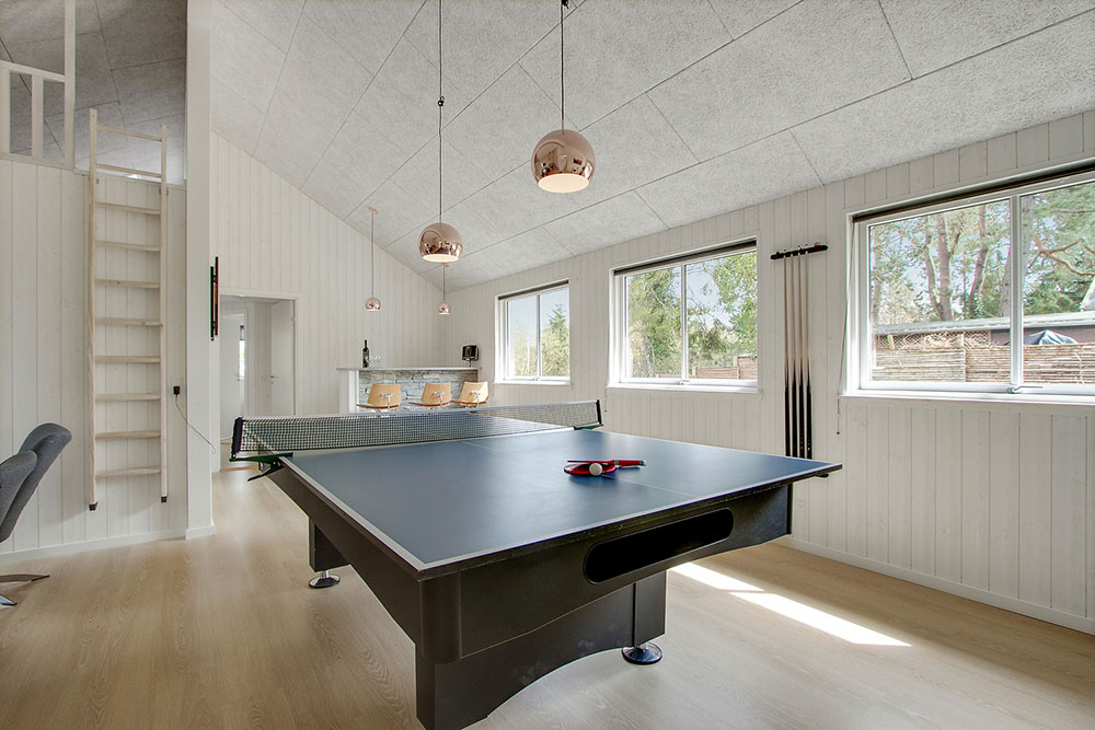 Ud over de mange timer, man kan bruge i husets pool-afdeling, så byder luksushus 361 også på billard/bordtennis og dart