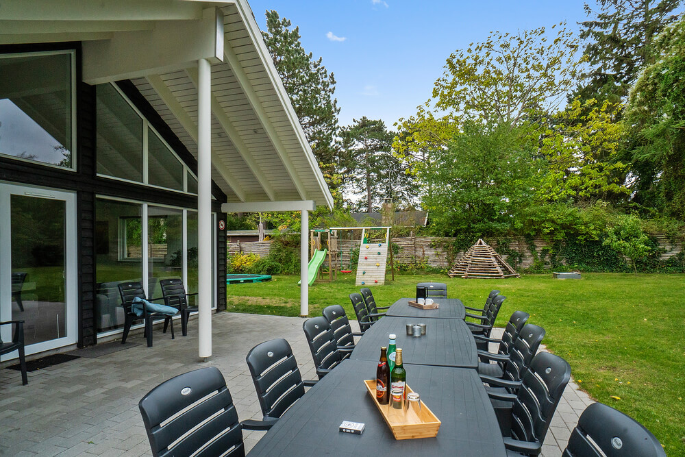 Luksushus nr. 361 har en dejlig terrasse med gode havemøbler til 18 personer.