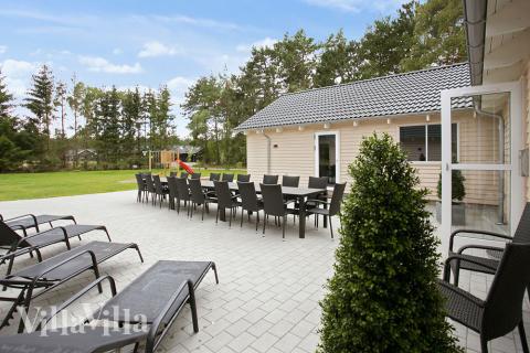 Luksushus nr. 362 har en dejlig terrasse med gode havemøbler til 24 personer.