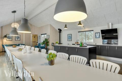 Det store lyse opholdrum i luksushus nr. 362 til 24.