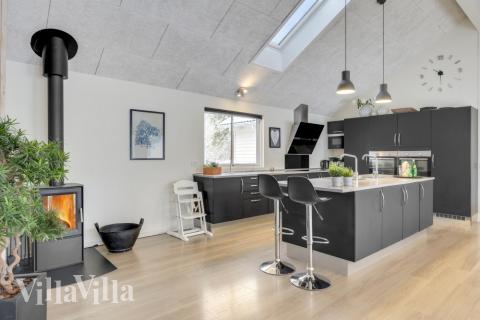 Køkkenet i luksushus nr. 362 er godt indrettet.