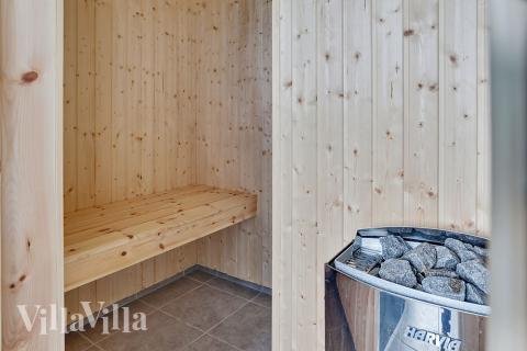 Nyd varmen i saunaen i luksushus nr. 366 til 14 personer