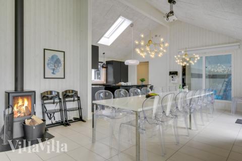 Opholdsrum med plads til 20 i luksushus nr. 365.