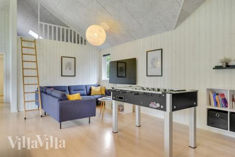 Aktivitetsrum i luksushus nr. 365 med 8 soveværelser og plads til 20 personer.