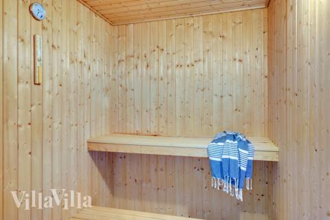 Nyd varmen i saunaen i luksushus nr. 365 til 20 personer