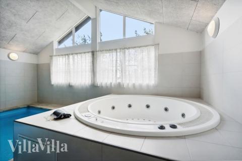 Nyd varmen i spaen i luksushus nr. 371 i Vestjylland