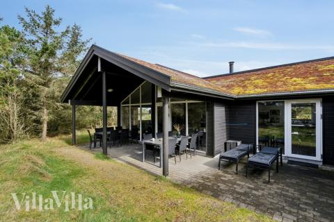 Luksushus nr. 371 har en dejlig terrasse med gode havemøbler til 21 personer.