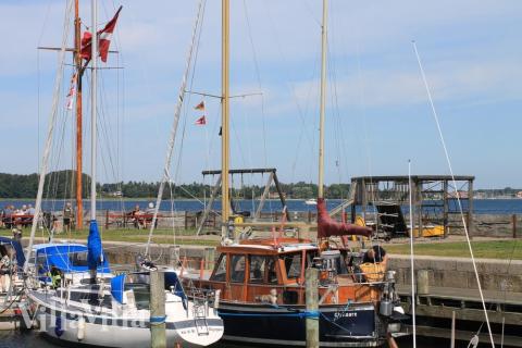 Det skønne område Limfjorden indbyder til et ophold i luksushus nr. 373.