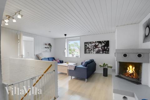 Sofahjørnet i luksushus 373 i Limfjorden.