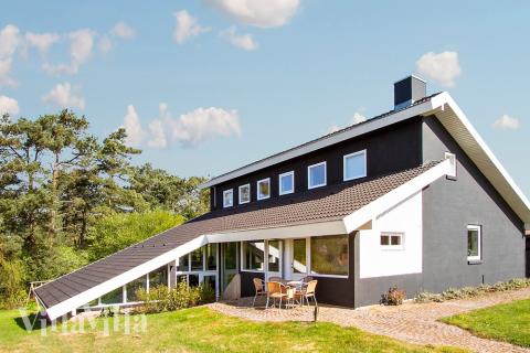 Dette skønne poolhus nr. 373 med plads til 20 personer ligger i Limfjorden