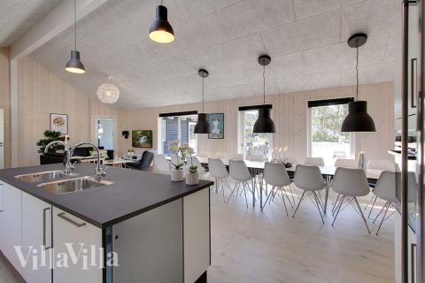 Det store lyse opholdrum i luksushus nr. 374 til 22.