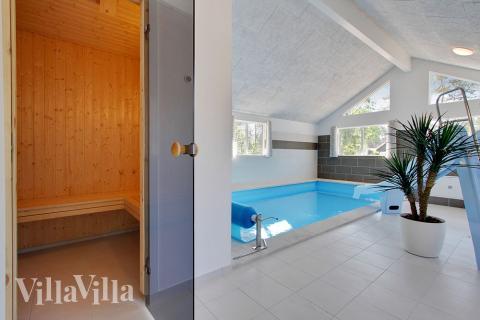 Nyd varmen i saunaen i luksushus nr. 374 til 22 personer