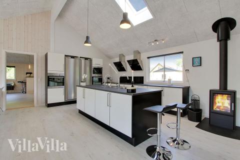 Køkkenet i luksushus nr. 374 er udstyrret, så I let kan lave mad til 22 personer.